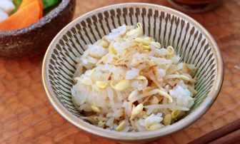 早食い防止に役立つ。「大豆もやし」の“かさましごはん”レシピ