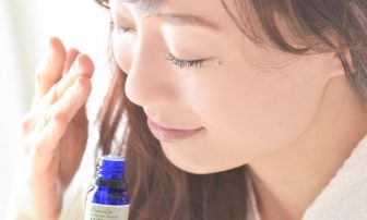 マッサージで効果倍増！良眠へと導く「簡単アロマクリーム」で【眠活ダイエット】