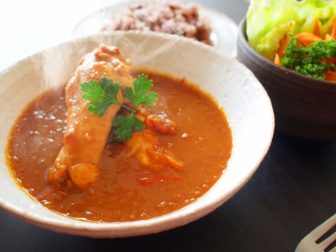 【月齢ダイエット】5月19日「水瓶座の下弦の月」はカレーを食べてダイエット効果加速