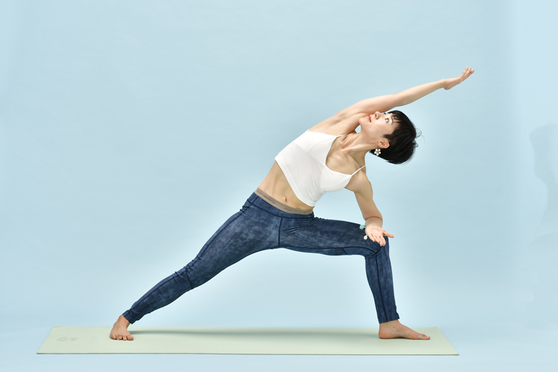 AsaYoga03e_50D0094