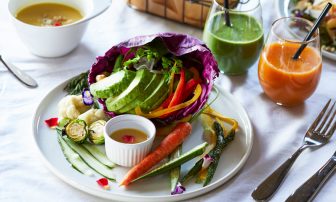 【野菜ランチ】SNS映えも◎！栄養満点のサラダ＆スムージーが魅力の「ボタニスト カフェ」