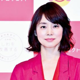 奇跡のアラフィフ・石田ゆり子の魅力を辛酸なめ子氏が分析