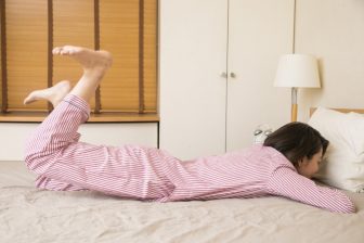 たった5ポーズ5分でOK！朝昼晩の体幹リセットでお手軽ながらダイエット