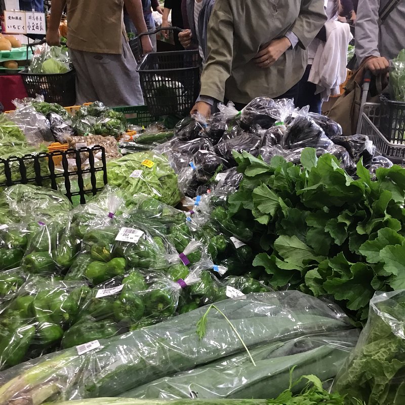 『道の駅　八王子　滝山』の野菜売り場