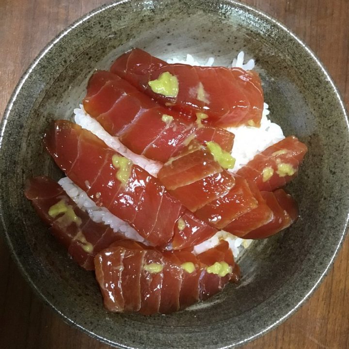 まぐろの漬け丼