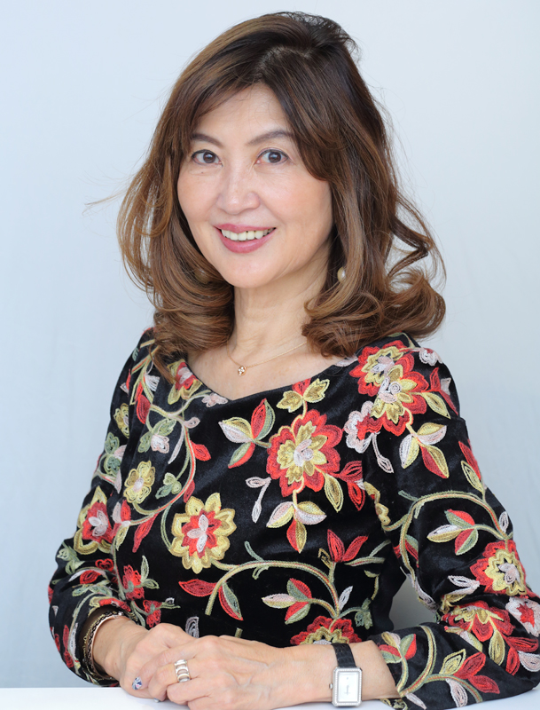上野潤子さんのバストアップ写真