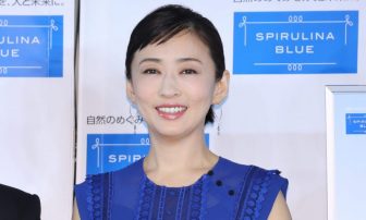 松雪泰子、美スタイルの秘訣は“階段上り”！「お尻と太ももの筋肉が大事」