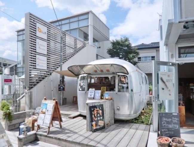 「表参道 the AIRSTREAM GARDEN」