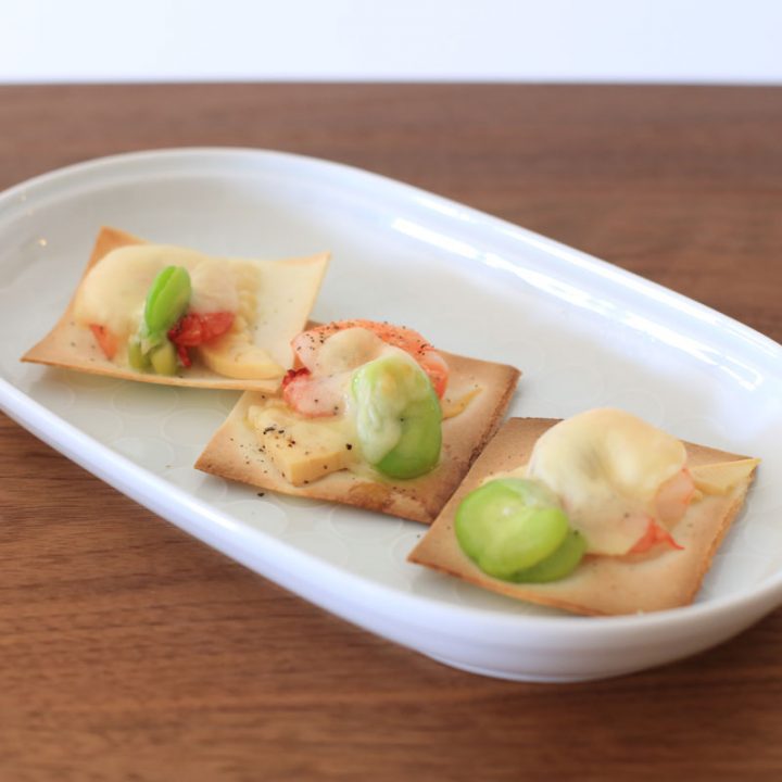 野菜＆春巻きの皮で作る「パリパリピザ」