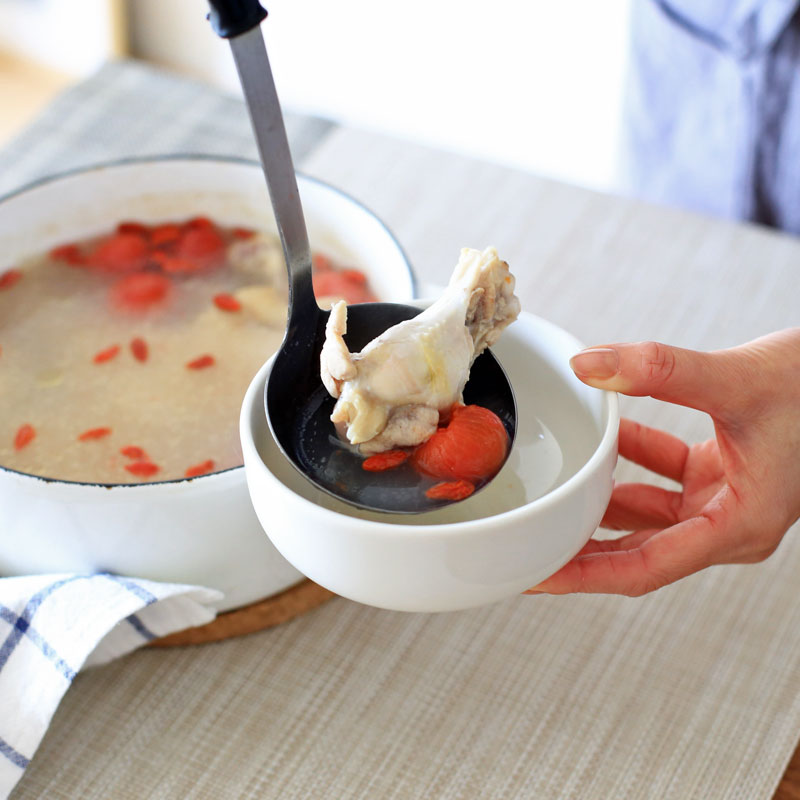 市橋有里が考案した、自宅で簡単に作れる薬膳料理「tomatoサムゲタン」