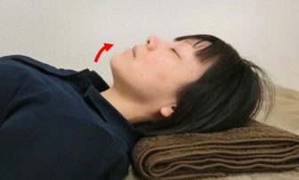 首こり・肩こりを解消する簡単エクササイズ4選｜頭痛、吐き気などの症状改善も