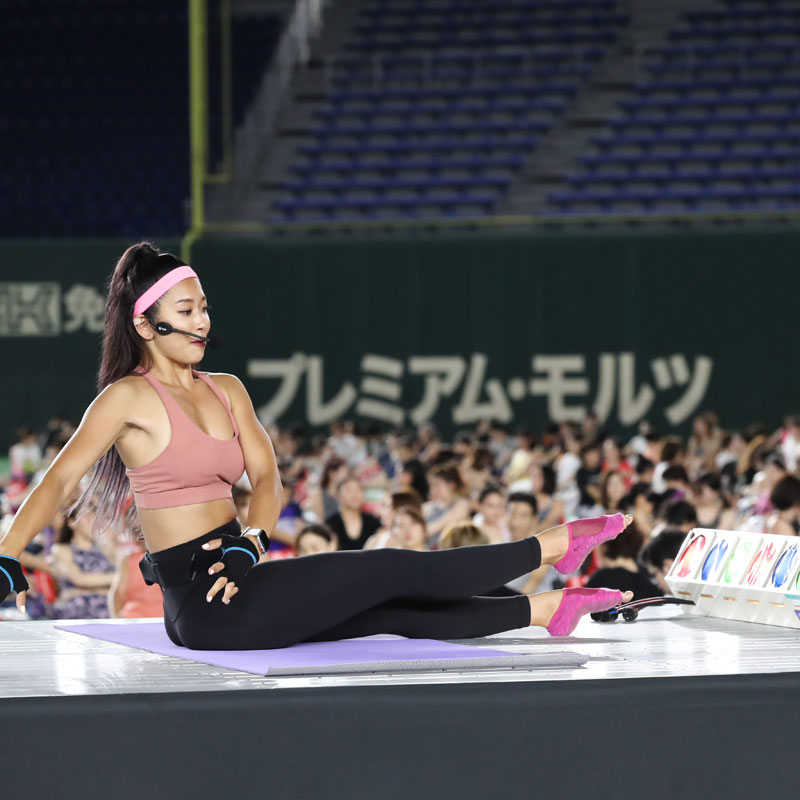 『JEXER TOKYO DOME NIGHT YOGA 2019』で行われた「POP Pilates（ポップピラティス）」