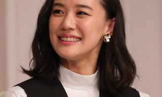 蒼井優は結婚会見で70万円イヤリング！幸せ美女4人の【ファッション