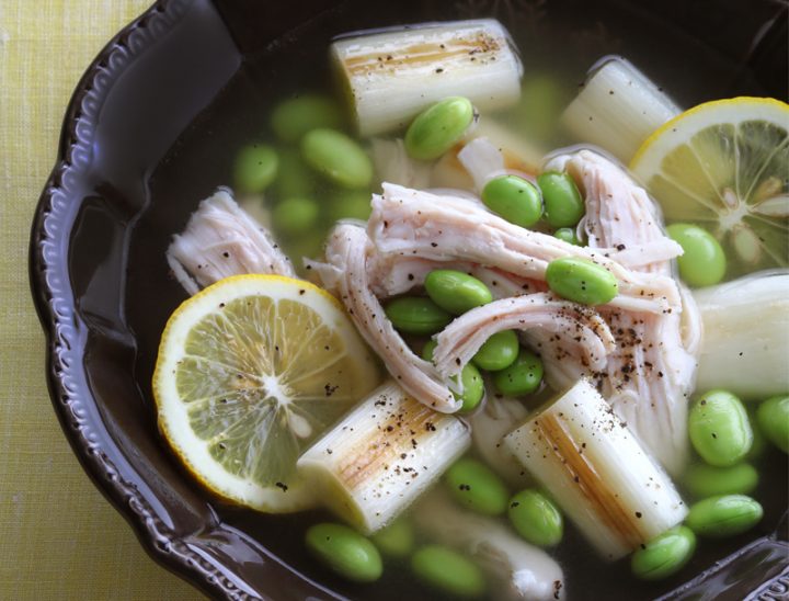 「鶏むね肉と香ばしねぎの疲労回復レモンペッパースープ」