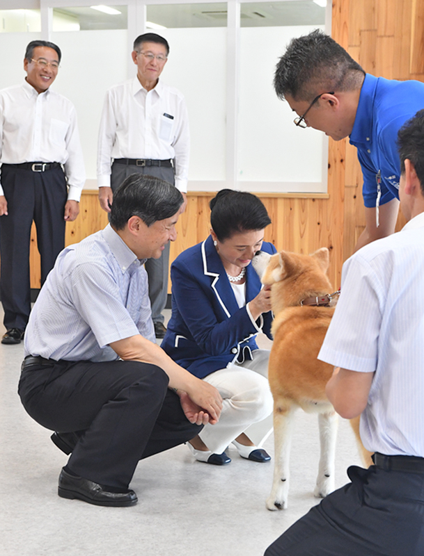 両陛下が秋田県をなでられる