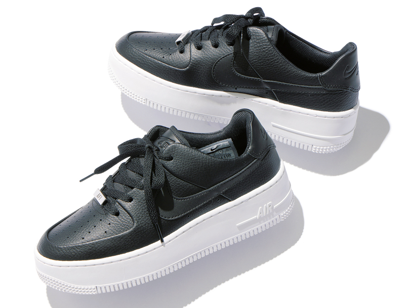 AIR FORCE 1 セージ LOW／ブラック　1万4040円（ナイキ／エミ ニュウマン新宿店）