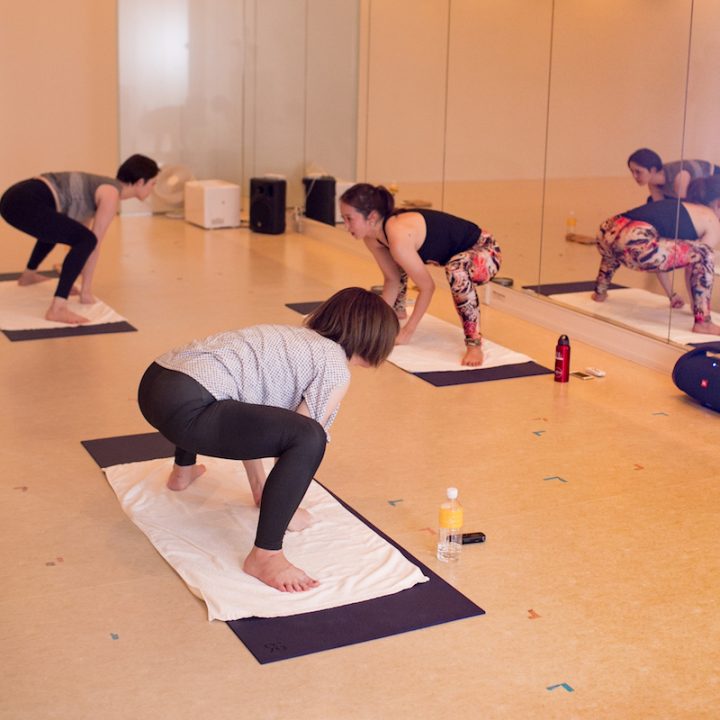 「ホットヨガスタジオ ロイブプラス」の「SUMO YOGA」プログラム