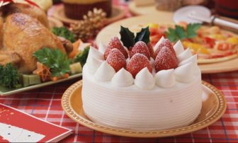 クリスマスケーキ、太りたくないならイチゴたっぷりショートケーキを！