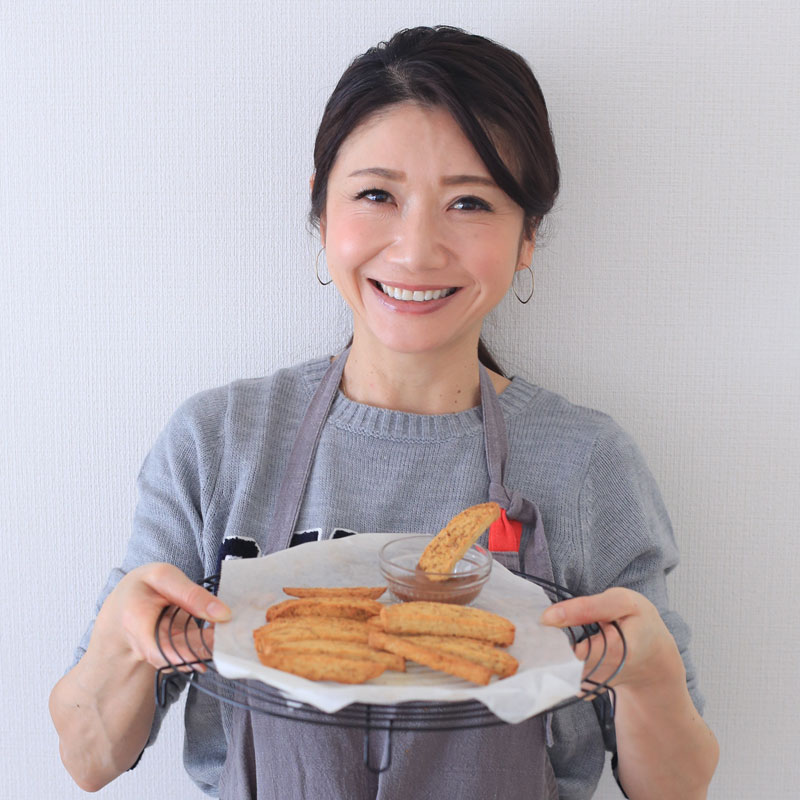 市橋有里がレシピ考案したヘルシースイーツ「おからビスコッティ」