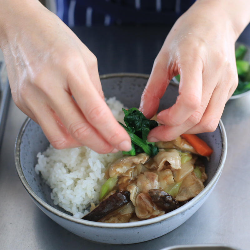 市橋有里がレシピ考案した、免疫力がUPする「小松菜あんかけ丼」