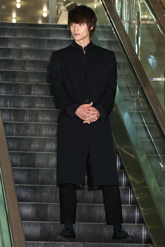 長身、顔も小さくスタイル抜群！