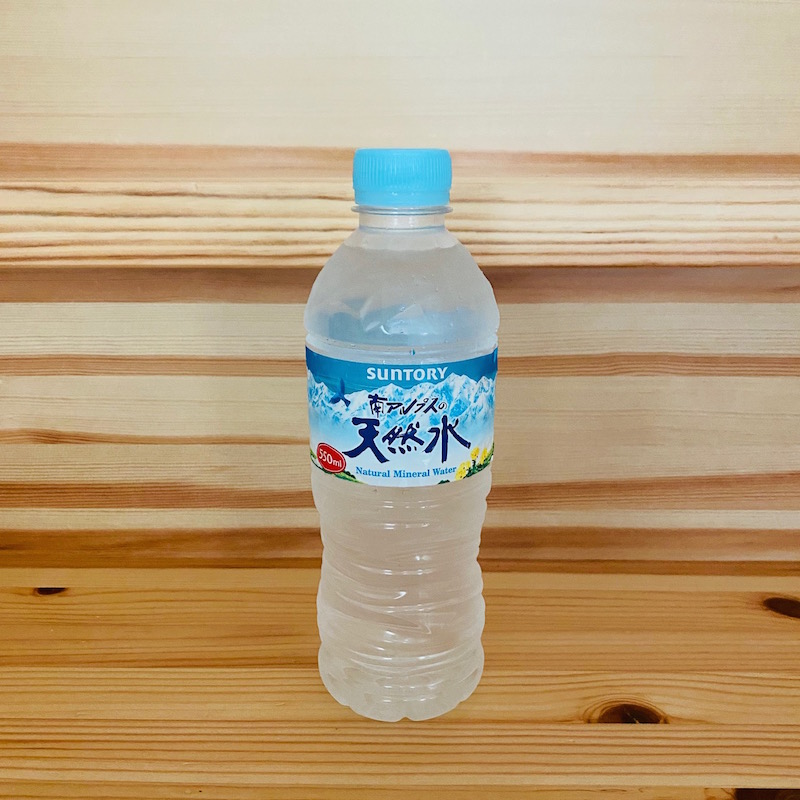 『南アルプスの天然水』（サントリー）100円（税抜・編集部調べ）