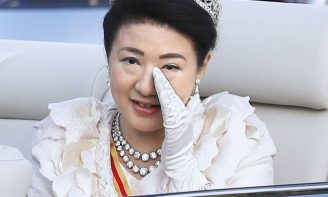 激動の1年、天皇皇后両陛下の涙とほほえみを振り返る【写真13枚】 (1/2