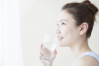 コロナ不調は水を飲んで改善!? 1日2リットルとらないと水太り、むくみなどが…