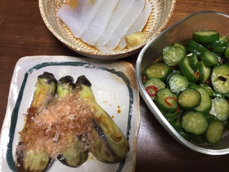 オバ記者が作ったなす焼き、きゅうりの漬物