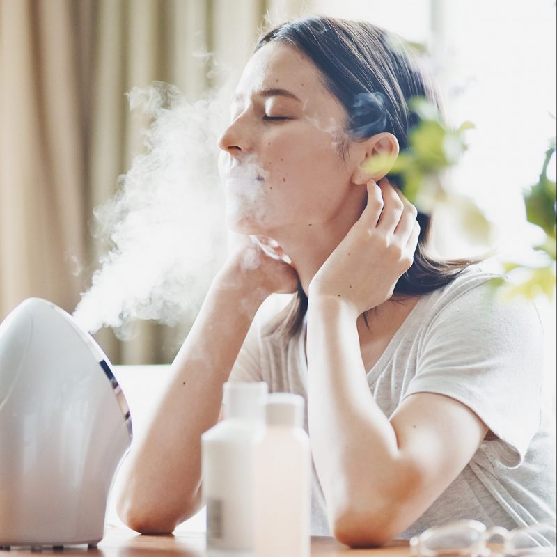 ボタン1つで超手軽！フェスティノ『モイストナノスチーマー』で