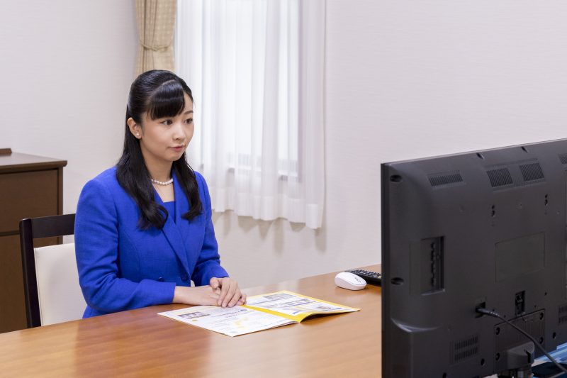 9月27日、赤坂御用地の宮邸で、鳥取県で開催された第7回「全国高校生手話パフォーマンス甲子園」をオンラインで視聴された佳子さま