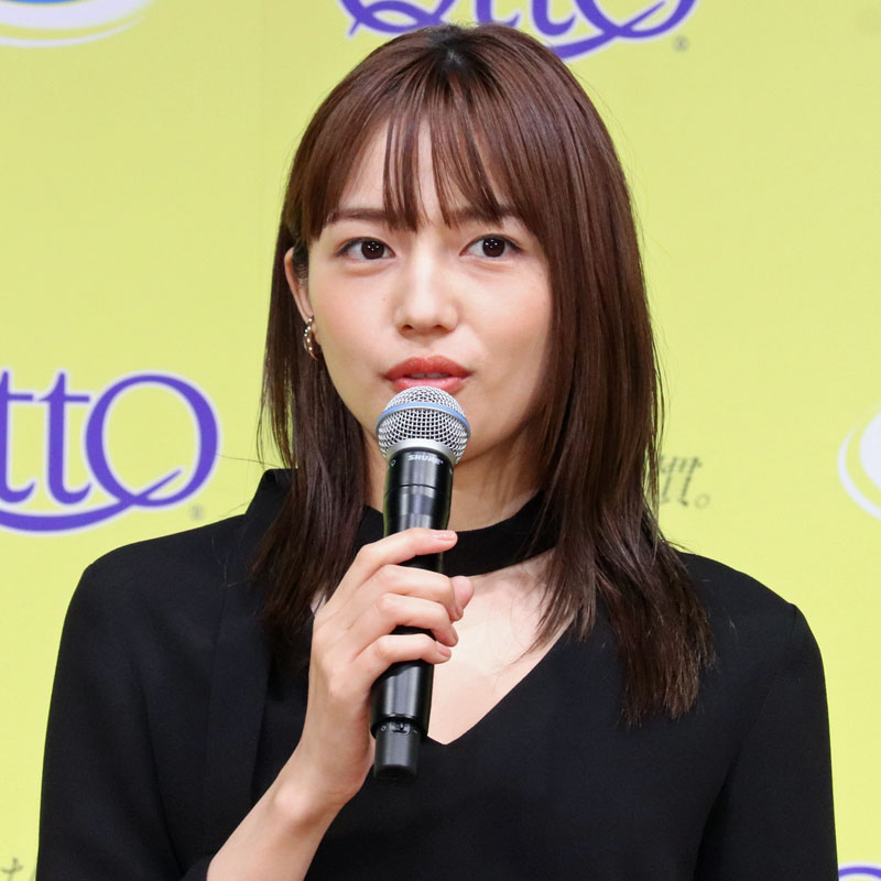 「メディキュット ブランドリニューアル＆新商品 記者発表会」に登壇した川口春奈