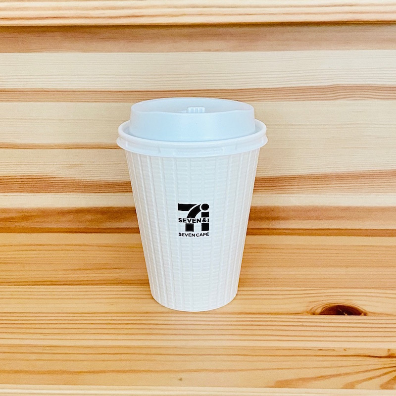 『7カフェ　ホットコーヒーL』（セブン-イレブン）139円（税抜）