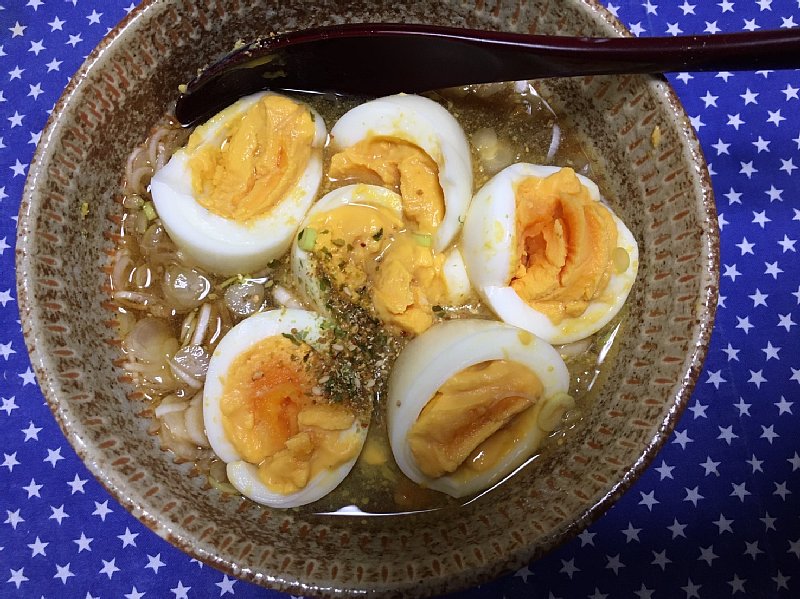 ゆで卵を使った朝食