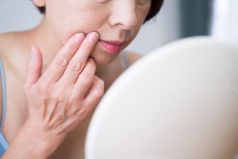 美容整体師が教える「セルフ整形」｜鼻高、しわ消し、エラ張り解消も！