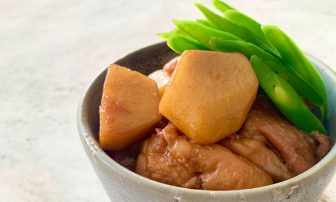 脂肪が燃焼しやすい体に！デトックス効果◎の「里芋と鶏肉のこっくり煮」【市橋有里の美レシピ】