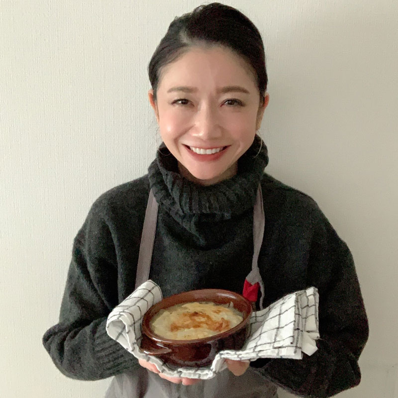 市橋有里がレシピ考案した「もっちりオニオングラタンスープ」