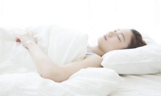 トップアスリートが実践する睡眠術 「R90テクニック」、”睡眠の質”を高めるその方法をスリープコーチが解説 (1/1)| 女性セブンプラス