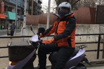 【63歳オバ記者のリアル】ワークマンのバイクウェアは本当に最強防寒か？真冬の道を原付きで走っ…