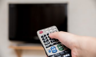 液晶テレビの電気代、スイッチ1つで年間600円得する方法