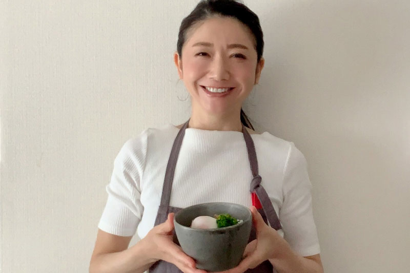 市橋有里がレシピ考案した「菜の花とそぼろのビビンバ」