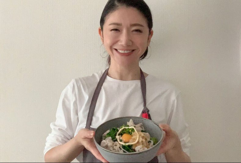 市橋有里がレシピ考案した「新玉ねぎと菜の花の豚しゃぶサラダ」