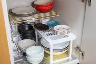 いらない食器を思い切って処分する心得｜子育てが一段落したら食器棚の見直しを