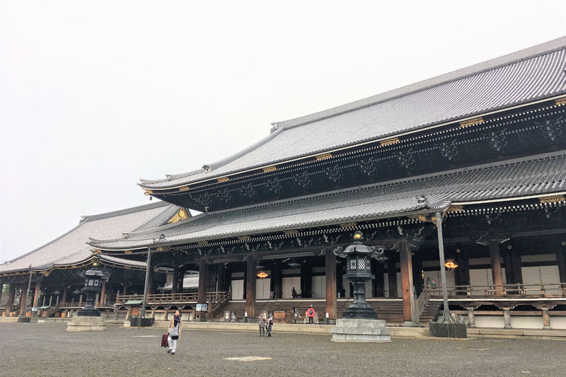 「野乃 京都七条」からは、東本願寺が徒歩圏内