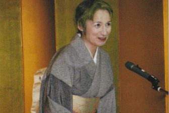 荻野アンナさん、落語に学んだ「つらい状況を笑いに変える力」【趣味のススメ】