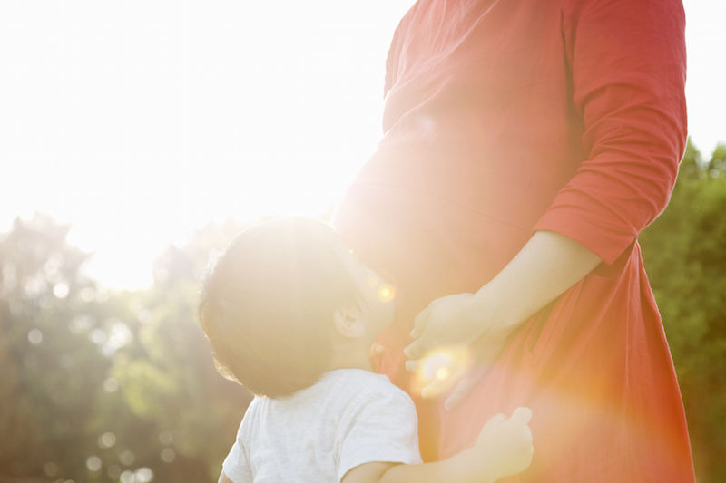 妊婦と男の子