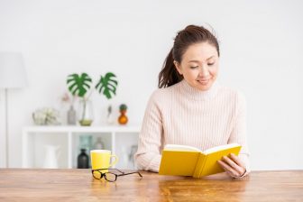 老いることへの不安を気にせず前向きに生きるには「不安を書き出すこと」