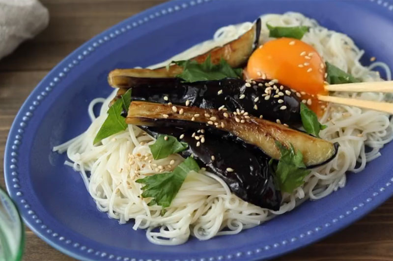 もあいかすみレシピ考案の「照りナスそうめん」