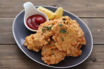 お弁当やおやつに最適！肉汁がクセになる簡単「チキンナゲット」【もあいかすみ ラクウマレシピ】