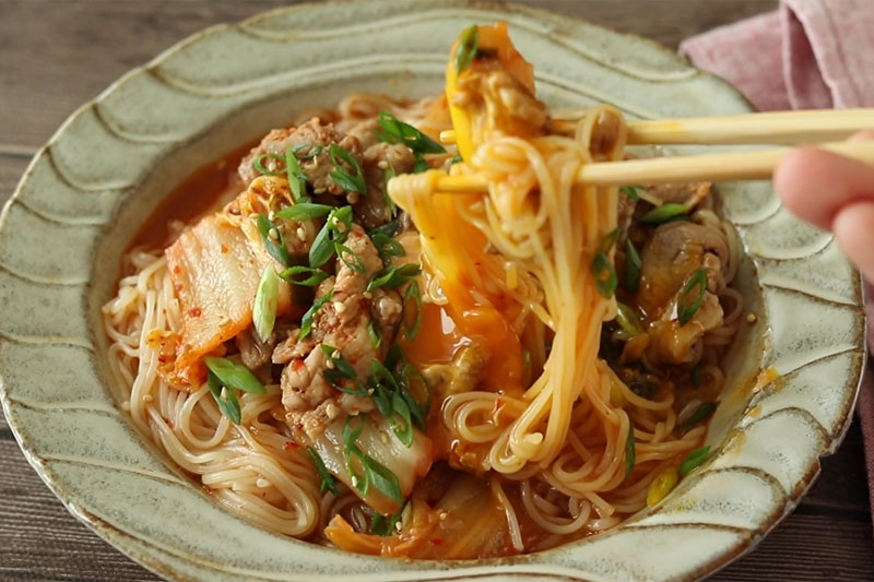 もあいかすみがレシピ考案した「豚キムチそうめん」